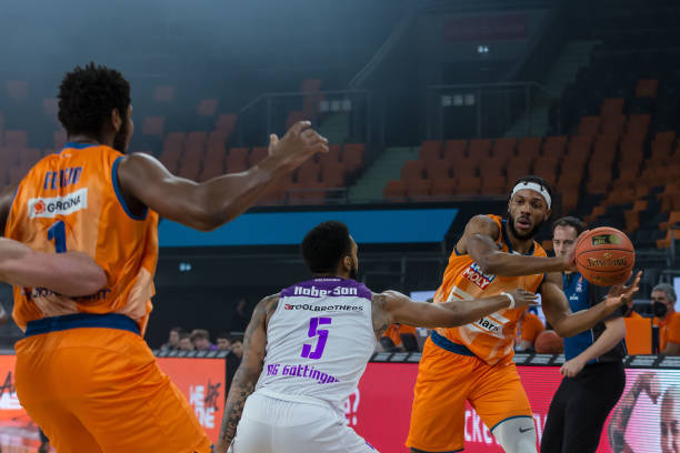 的轮换与新 的轮换与新